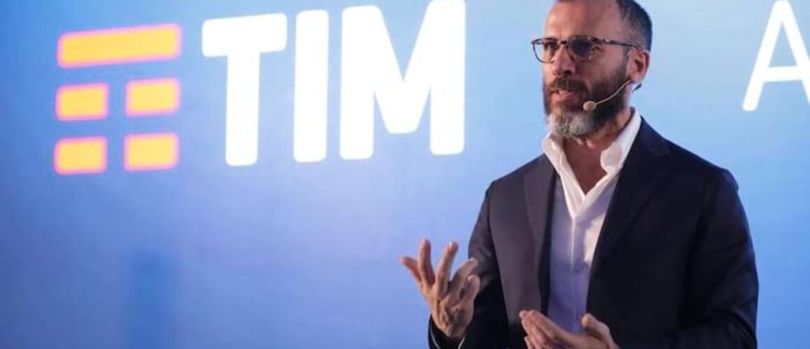 <i>attualita</i>-–-vertice-straordinario-tim-vivendi-in-cerca-di-soluzioni-per-il-futuro-del-gruppo
