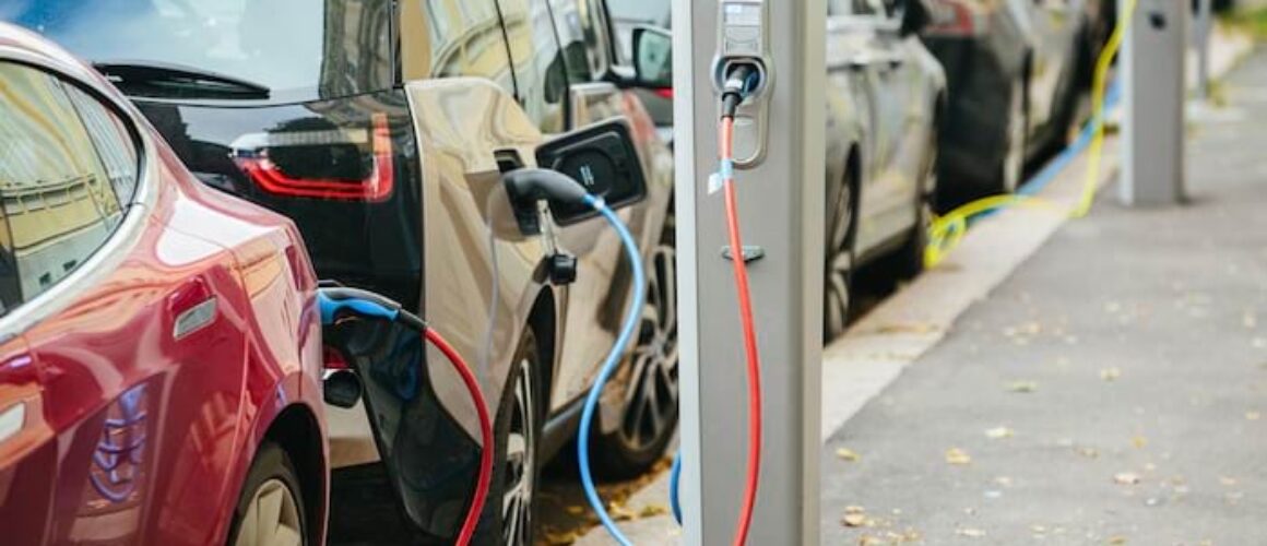stellantis-apertura-incerta-allo-standard-di-ricarica-tesla