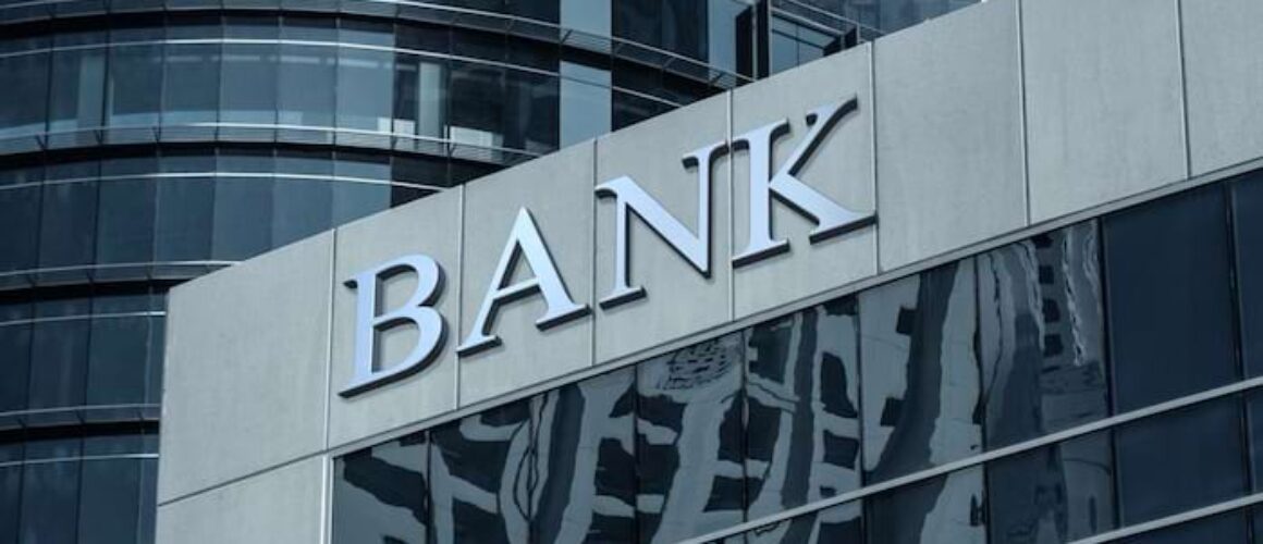 banche-in-profondo-rosso-dopo-la-tassa-extra-profitti-del-governo
