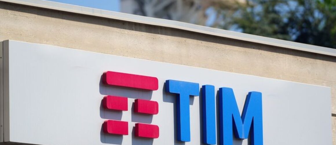 tim-riduce-il-debito-ma-avvisa-sui-rischi-geopolitica